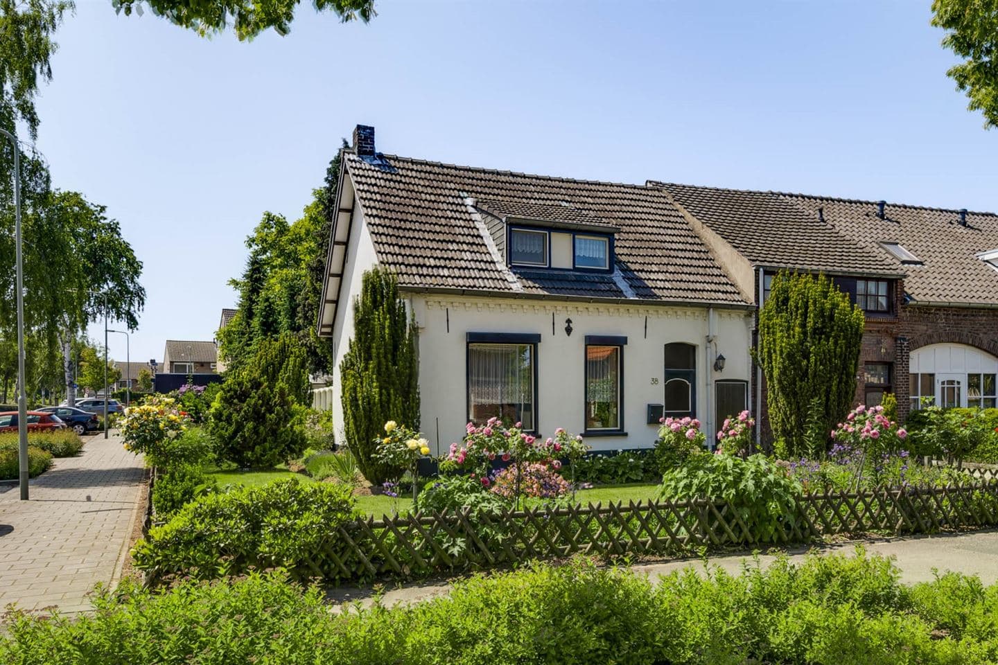 Kluswoning Burgemeester Thomas Wackersstraat 38 in Roermond, huidige staat