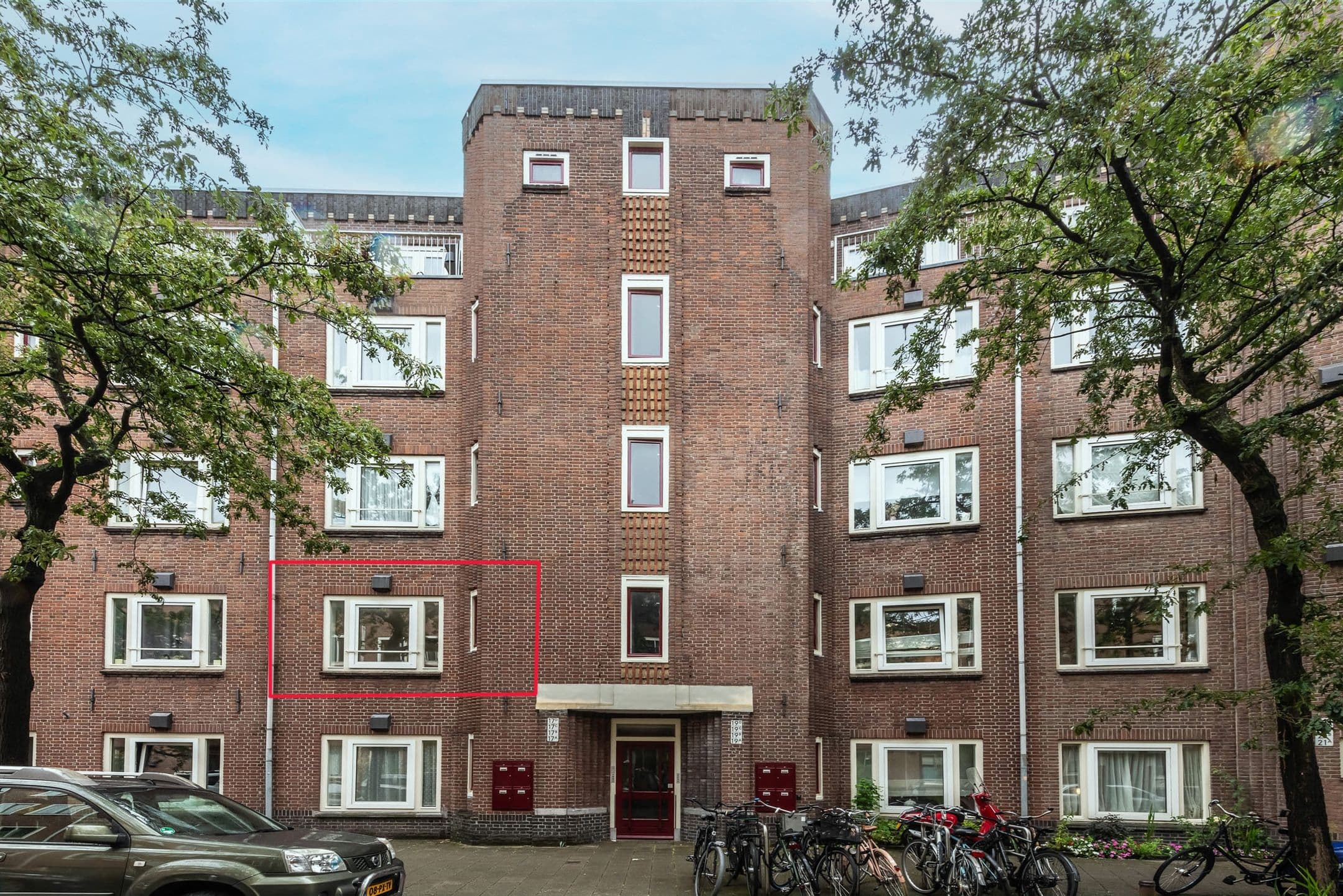 Kluswoning Albert Luthulistraat 17-B in Amsterdam