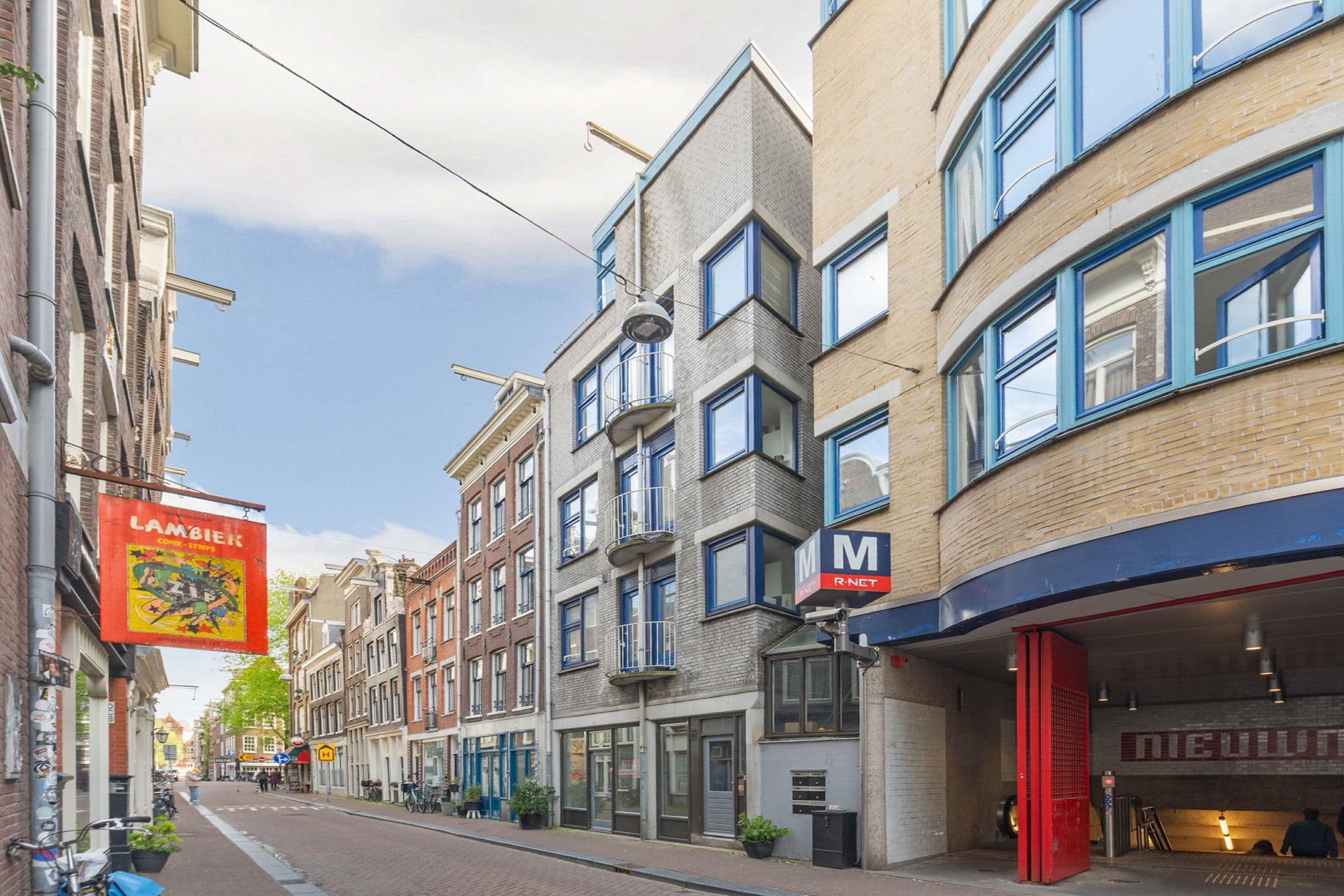 Kluswoning Koningsstraat 42 in Amsterdam, huidige staat