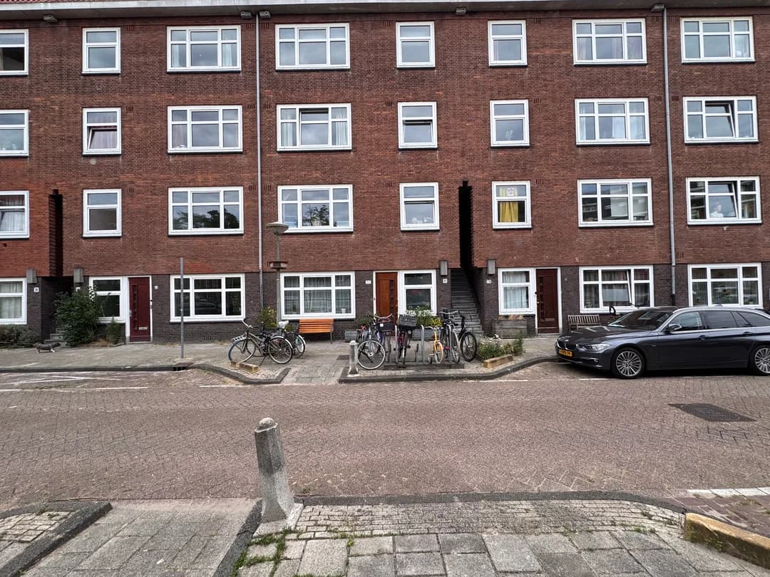 Kluswoning Paramariboplein 22 in Amsterdam foto 1