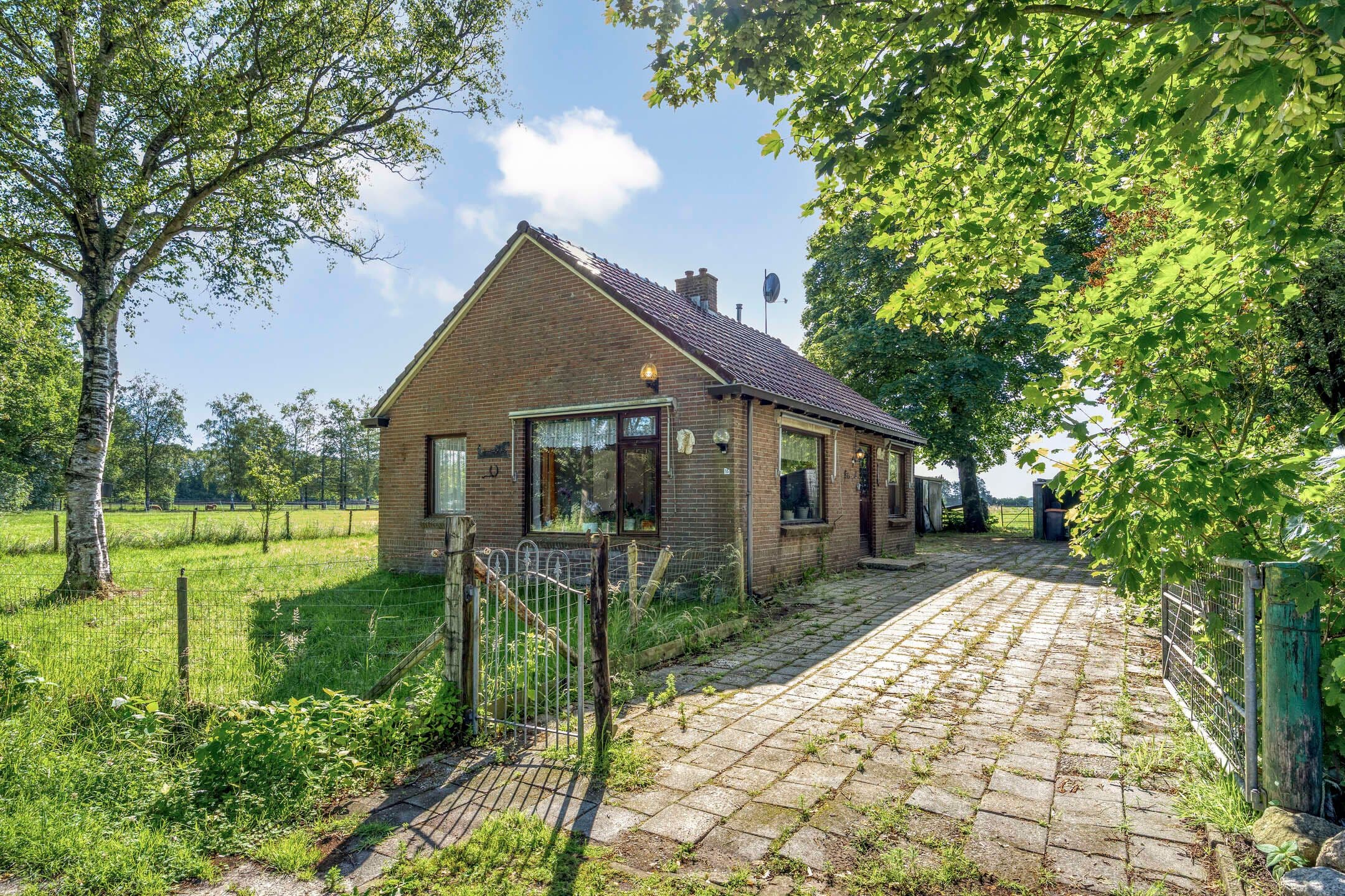 Kluswoning Dwarsweg 16 in Eesveen