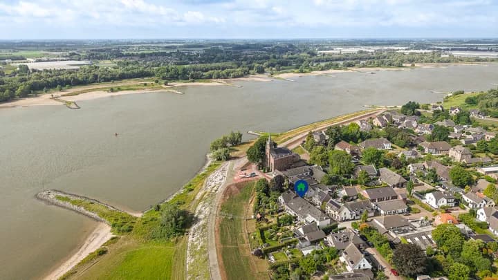Kluswoning Waalbandijk 40 in Haaften, huidige staat