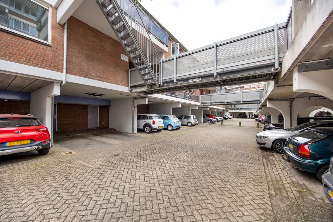 Kluswoning Sandenburg 166 in Haarlem, huidige staat