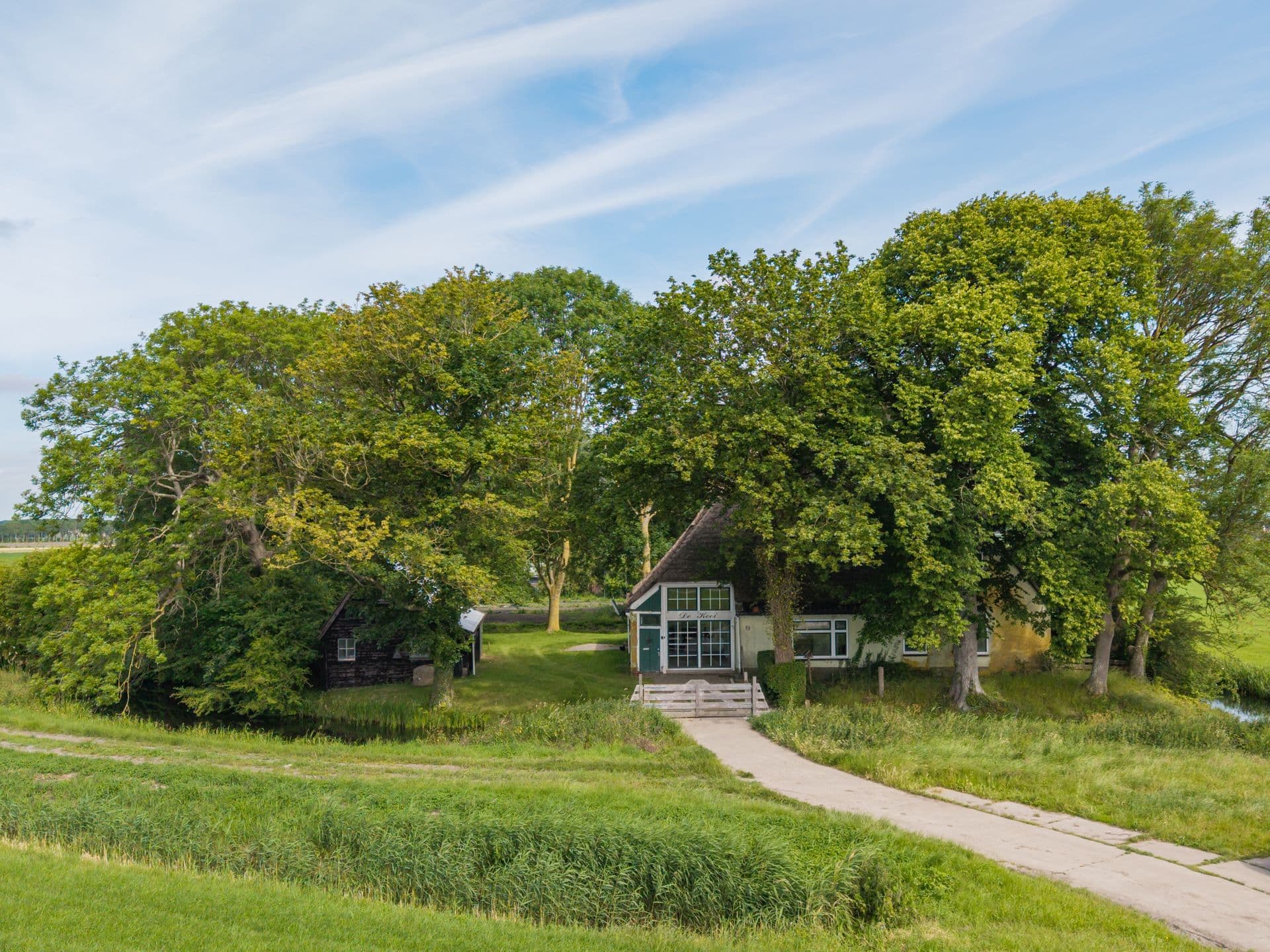Kluswoning Zwaagdijk 16 in Zwaagdijk-Oost