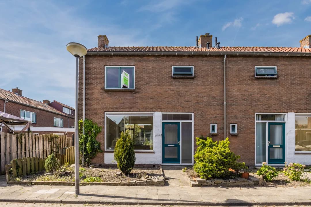 Kluswoning Julianalaan 14 in Zwartewaal, huidige staat
